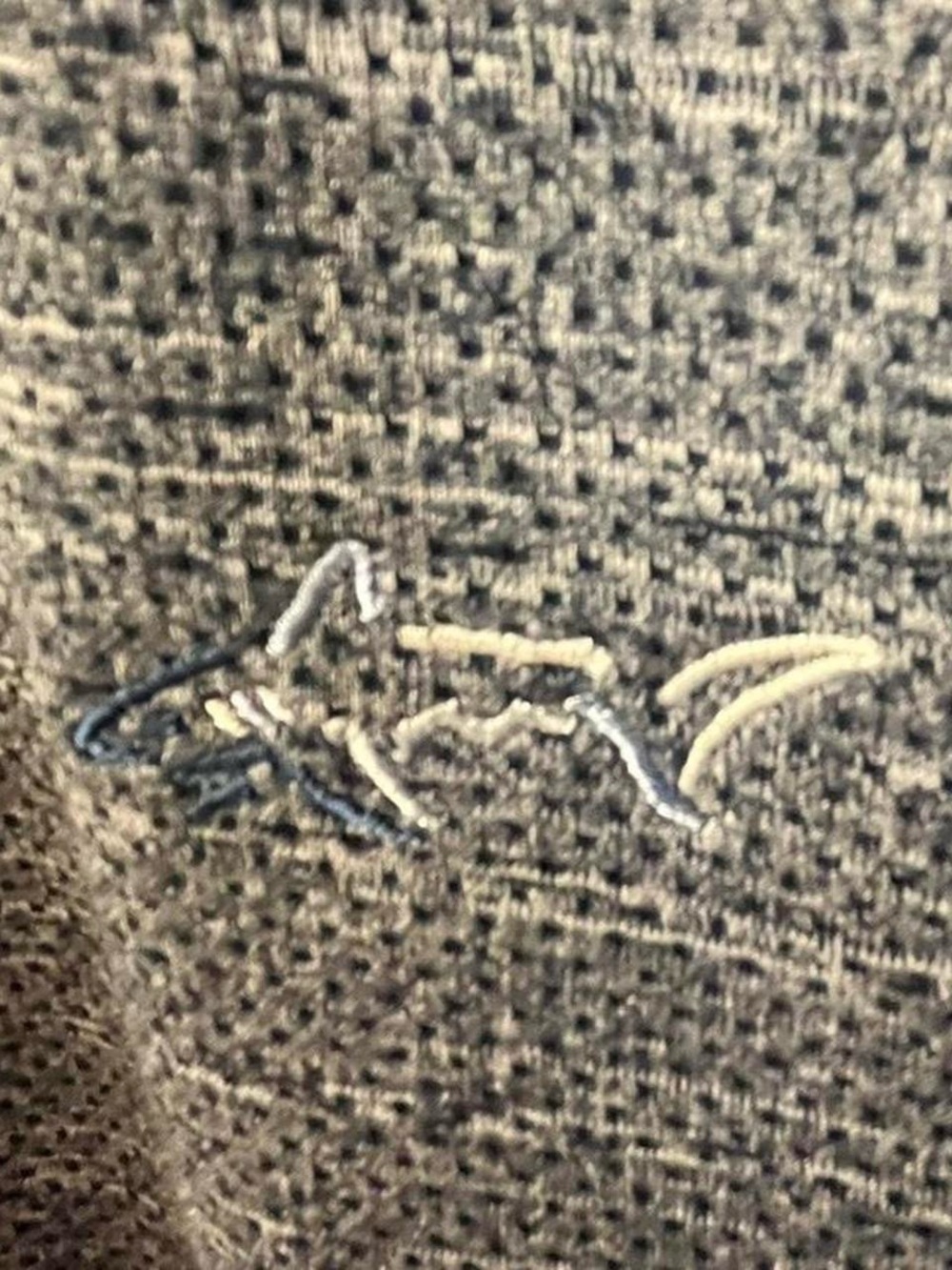 Greg Norman Collection Men's Heather Gray Quarter-Zip Sweater - Picture 4 of 7